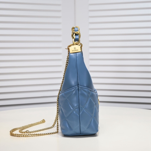 シャネルバッグ背面デザイン